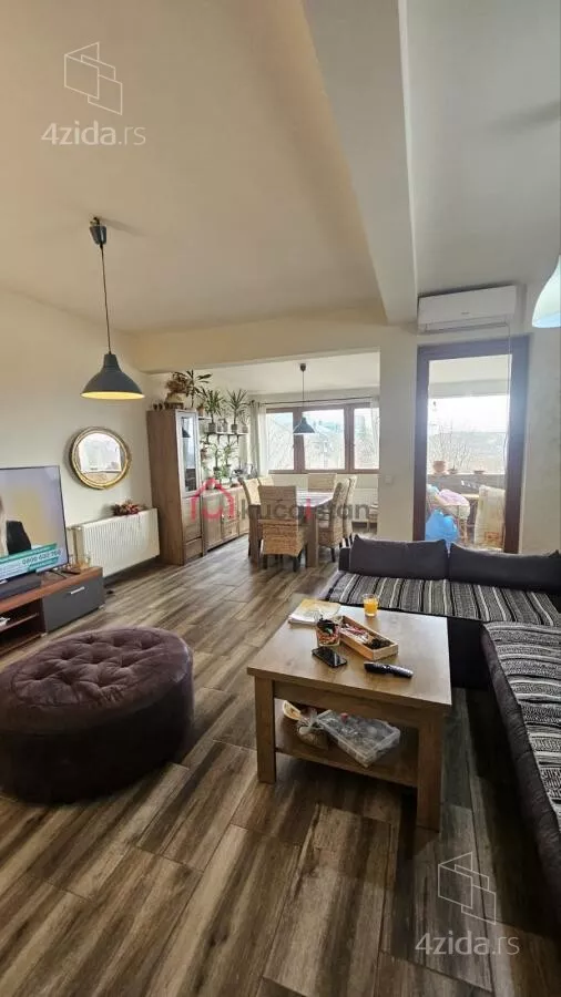 Petosoban stan | 4zida