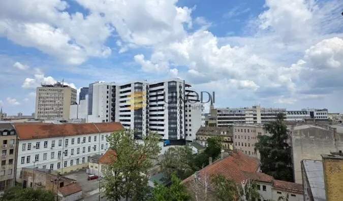 Sedmosoban stan | 4zida