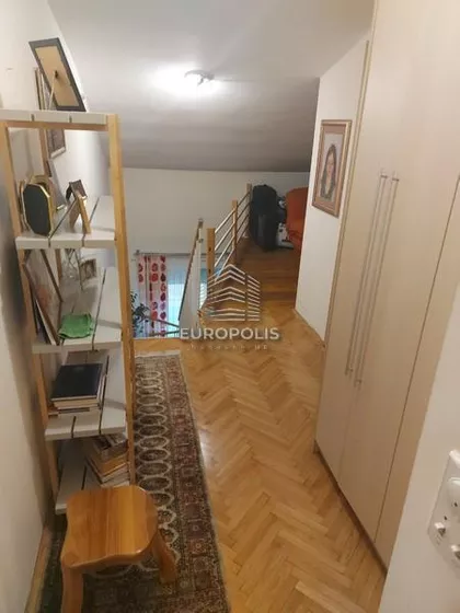 Gvozdićeva | 4zida.rs