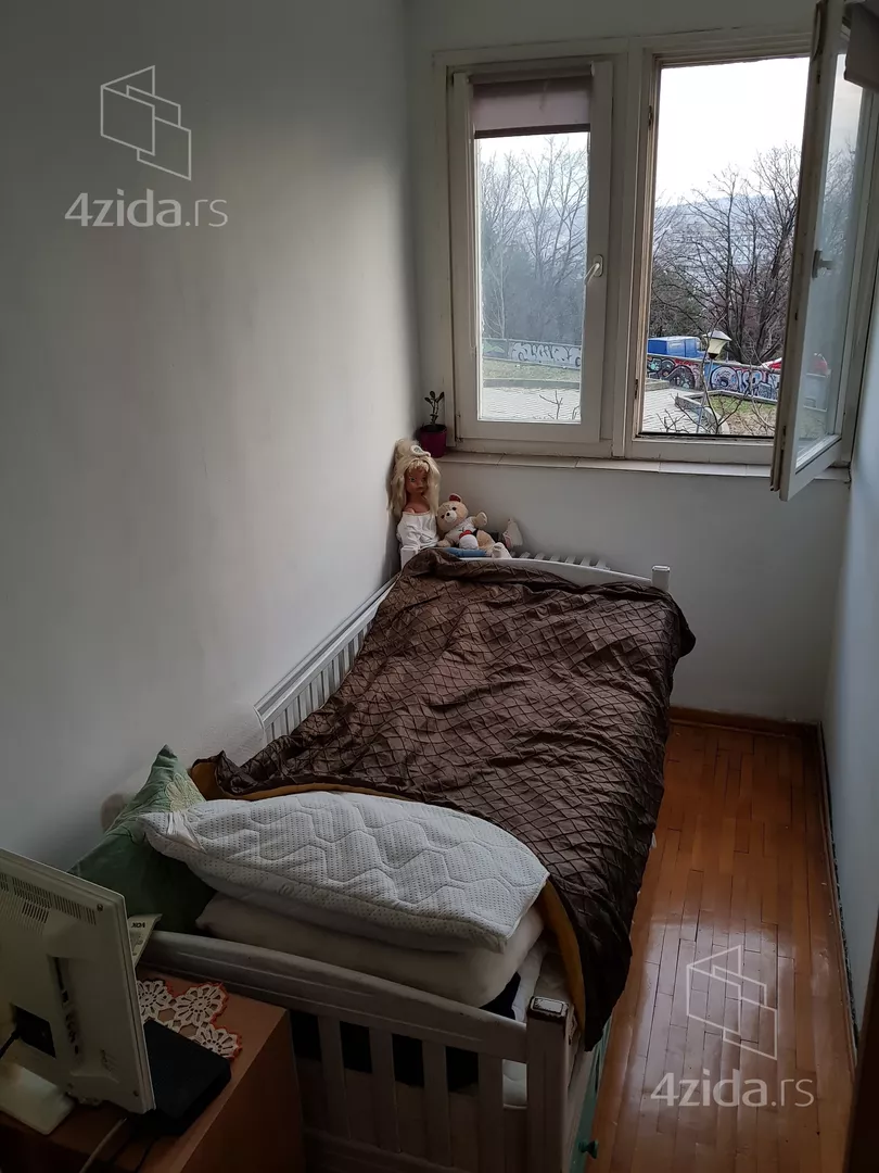 Troiposoban stan | 4zida