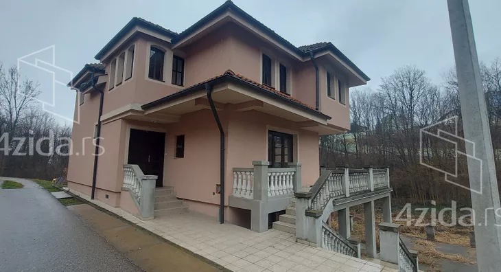 3-etažna kuća | 4zida