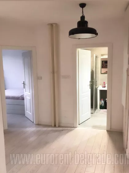 CRVENI KRST | 4zida.rs