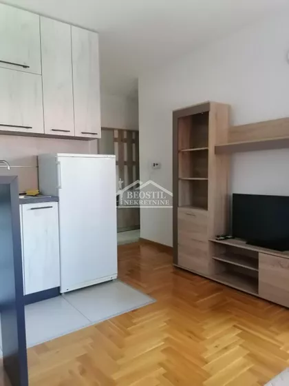 Surčinska | 4zida.rs
