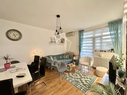 Ustanička | 4zida.rs
