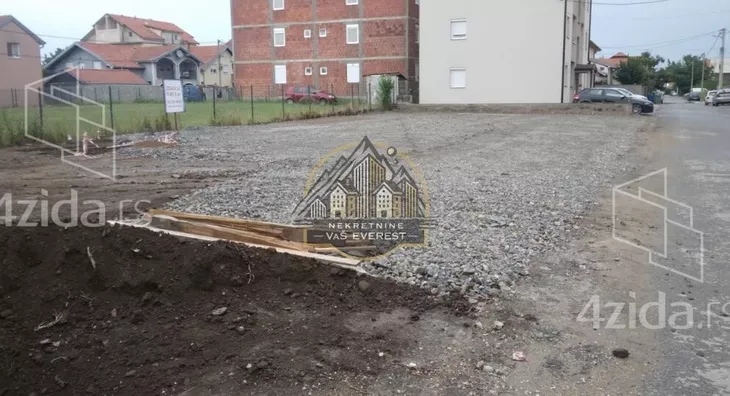 Plac | 4zida