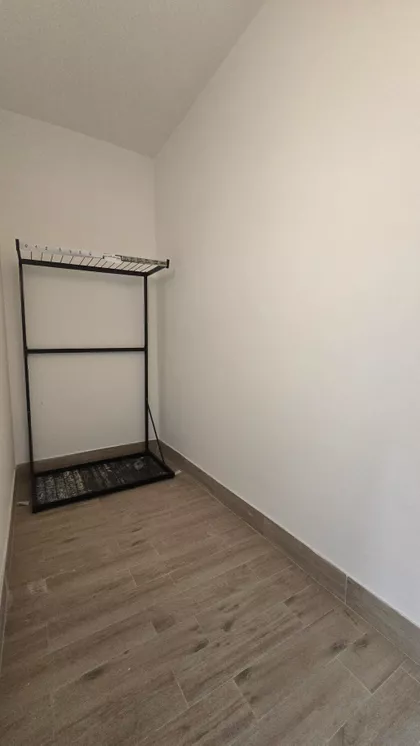 Mali Mokri Lug | 4zida.rs