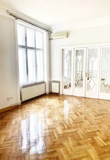 Cara Uroša | 4zida.rs