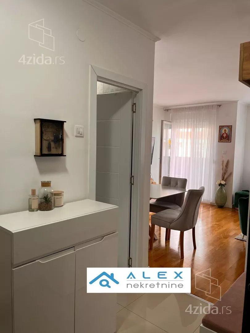 Petosoban stan | 4zida