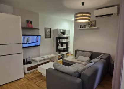Zagrađe | 4zida.rs