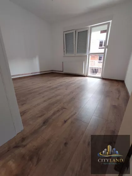 Vojna Bolnica | 4zida.rs