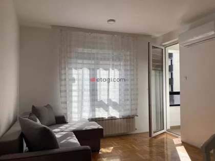 Dom Zdravlja | 4zida.rs