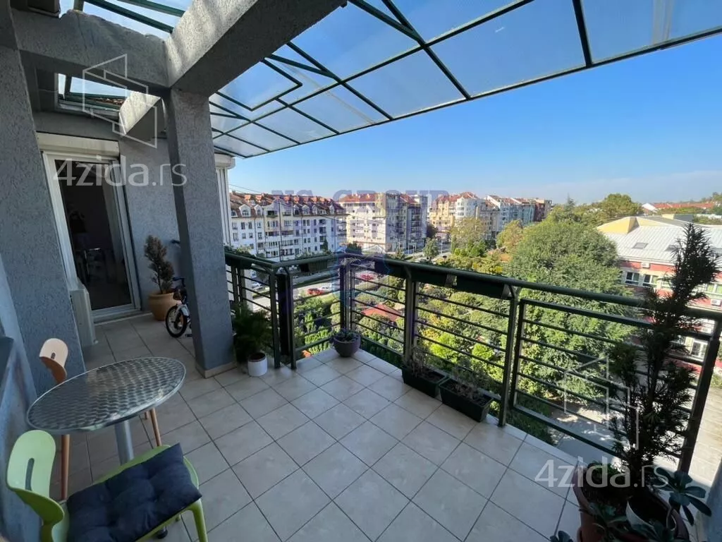 Četvoroiposoban stan | 4zida