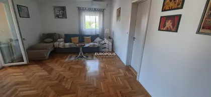 Učitelja Mihailovića | 4zida.rs