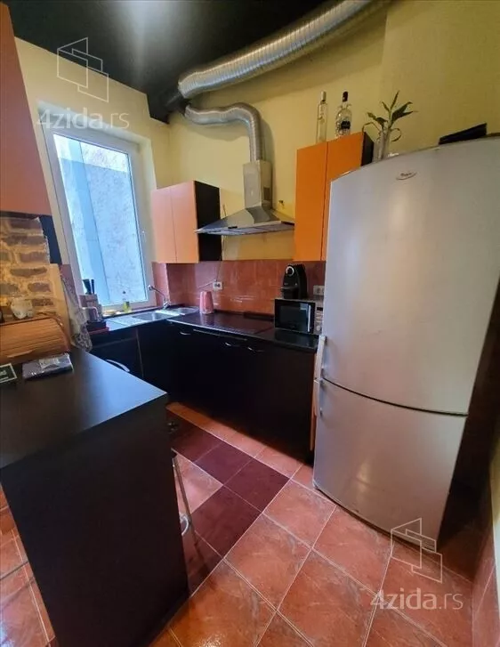 Četvoroiposoban stan | 4zida