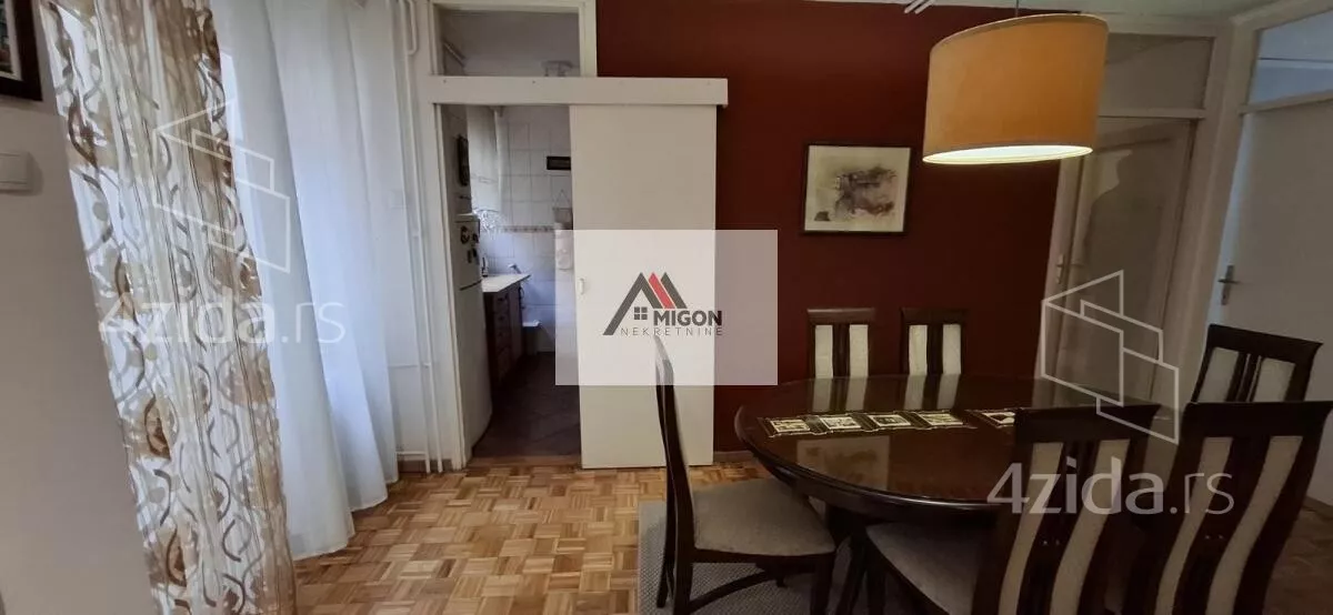 Troiposoban stan | 4zida