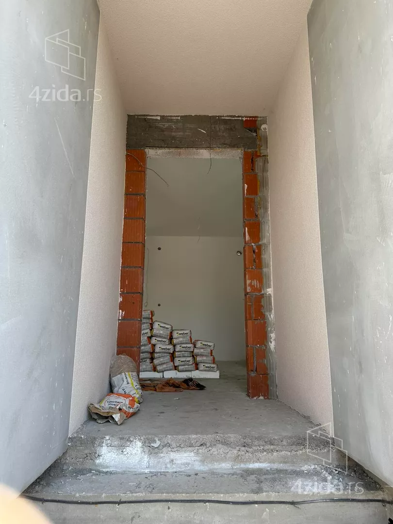 Lokal | 4zida