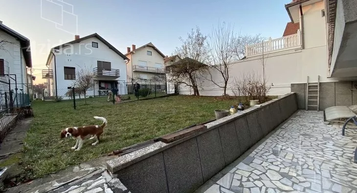 3-etažna kuća | 4zida