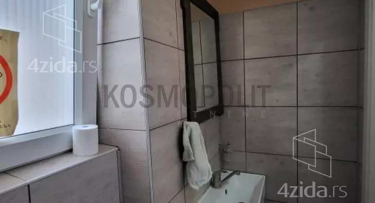 Četvoroiposoban stan | 4zida