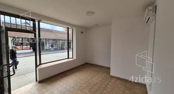 Poslovni prostor | 4zida