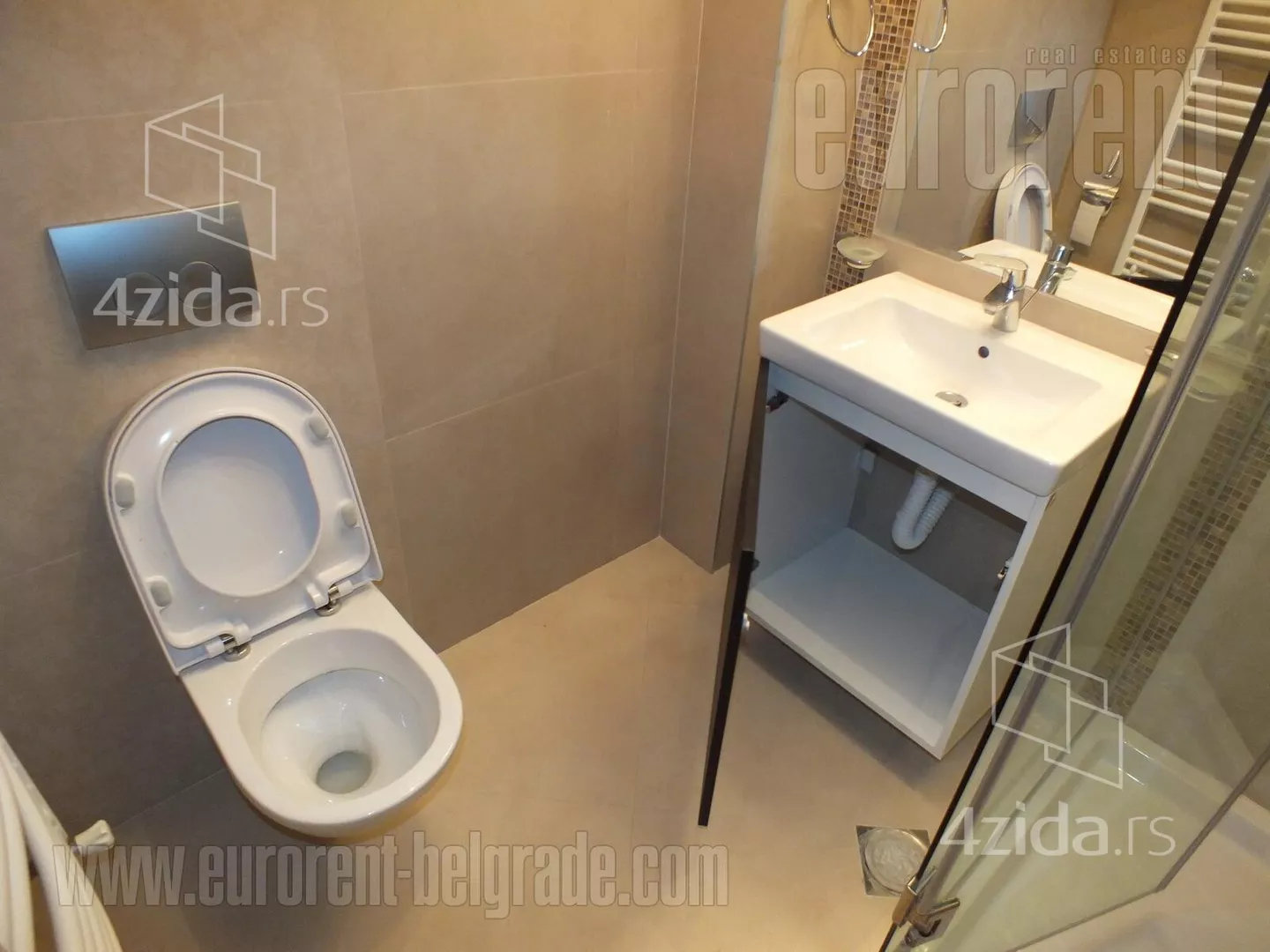 Četvoroiposoban stan | 4zida