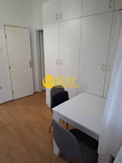 Velbuška | 4zida.rs