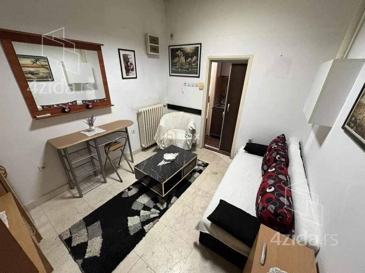 Poslovna zgrada | 4zida