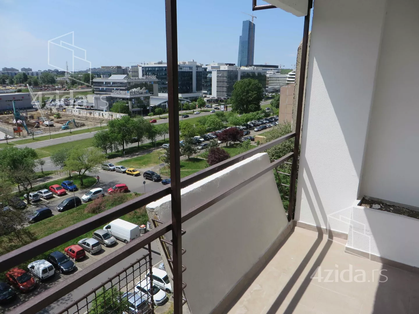 Petosoban stan | 4zida