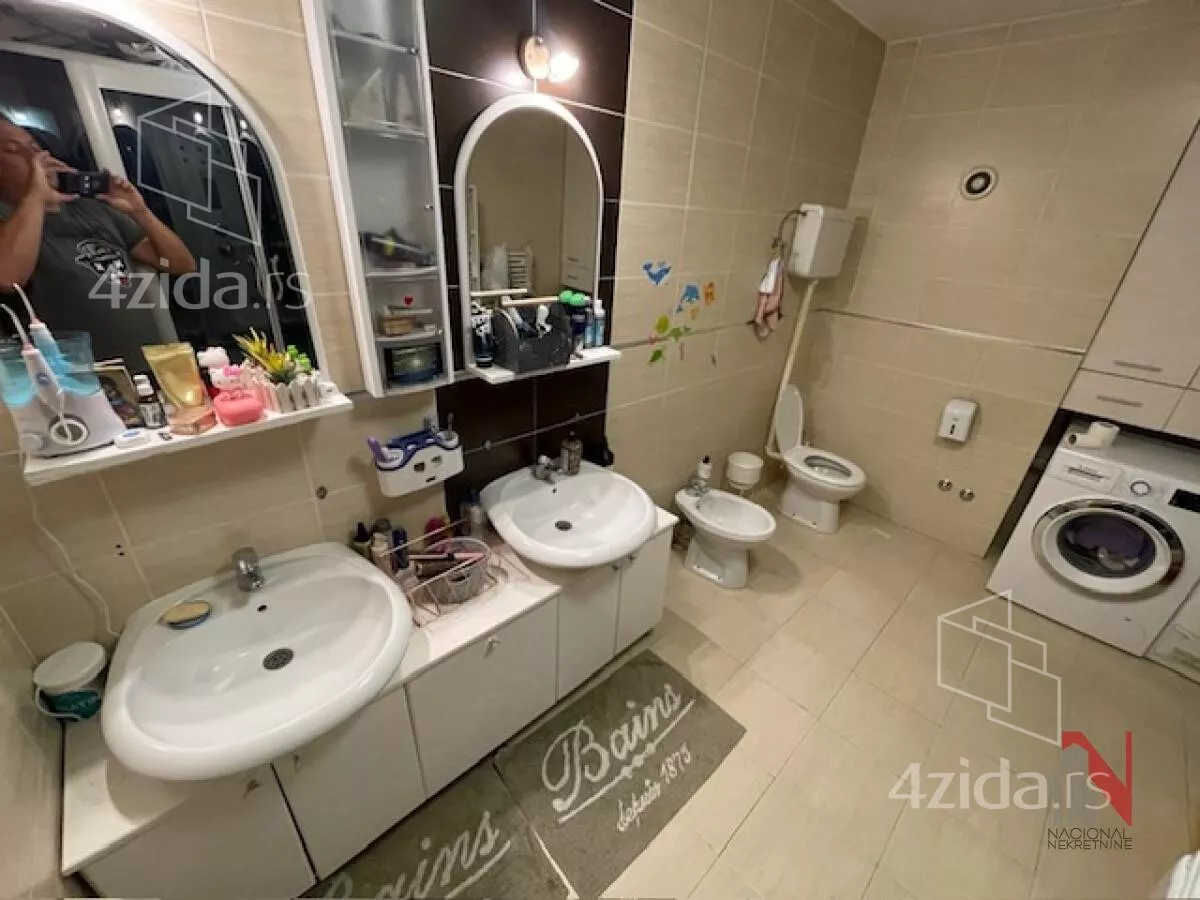 Petosoban stan | 4zida