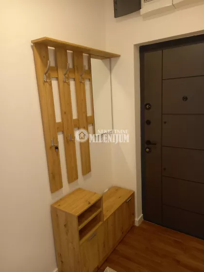 Surčinska | 4zida.rs