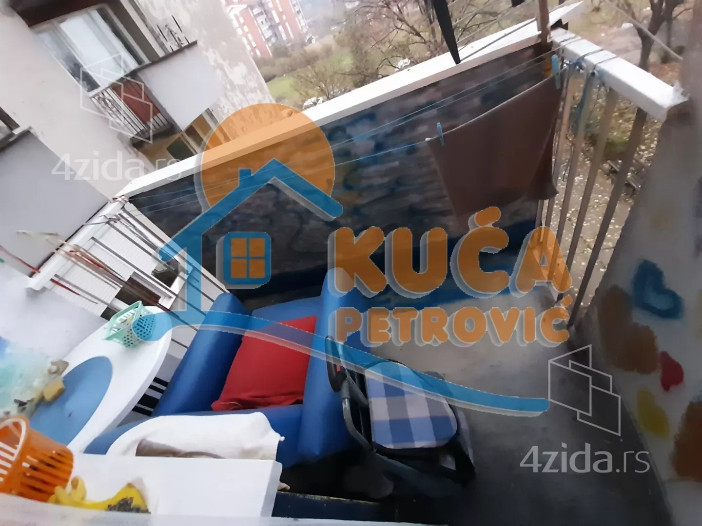 Jednoiposoban stan | 4zida