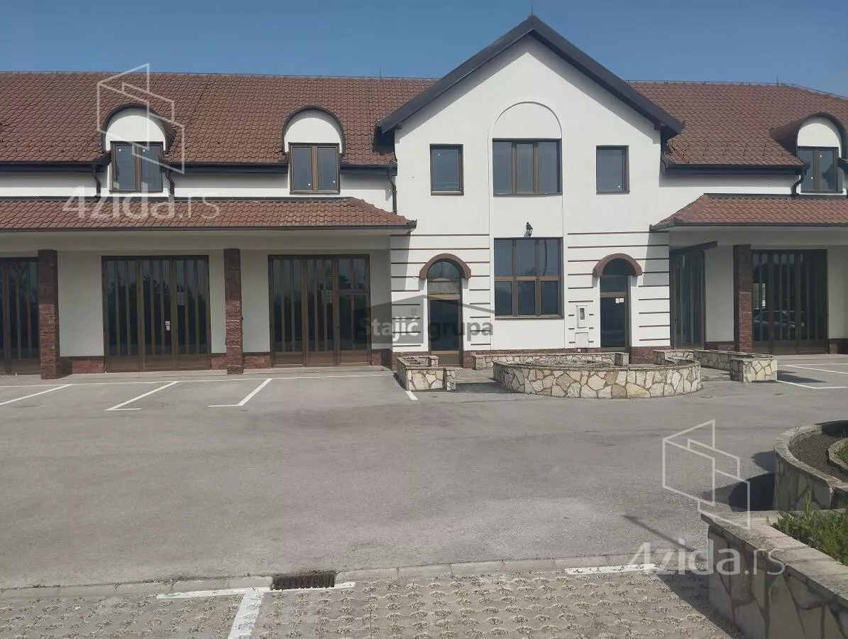 Poslovna zgrada | 4zida