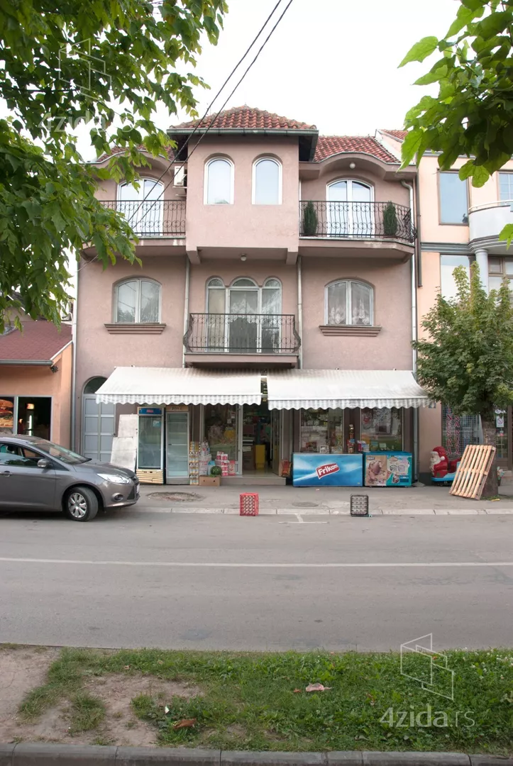 Troiposoban stan | 4zida