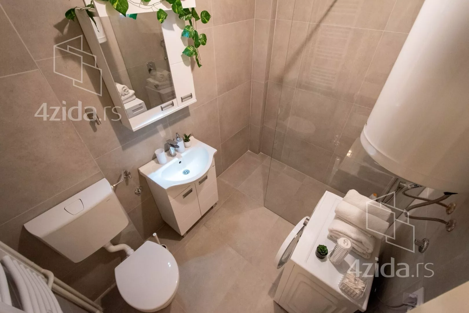 Jednoiposoban stan | 4zida