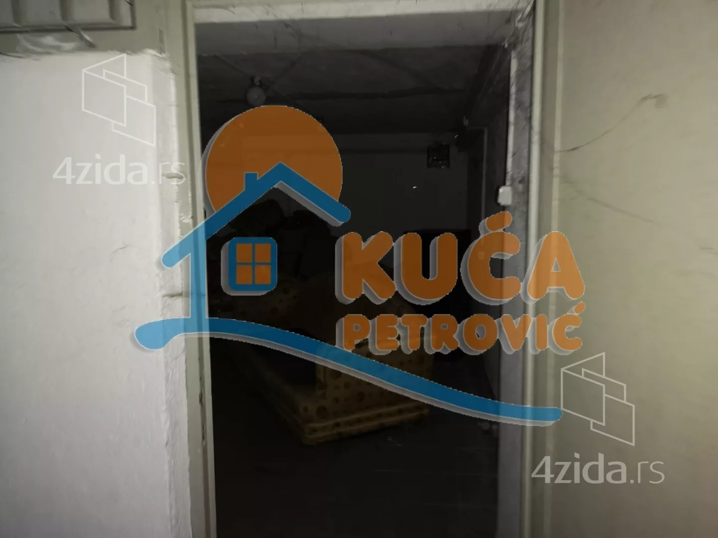 Lokal | 4zida