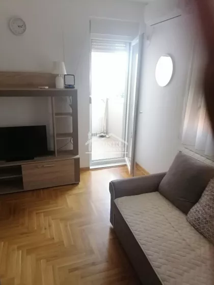Surčinska | 4zida.rs