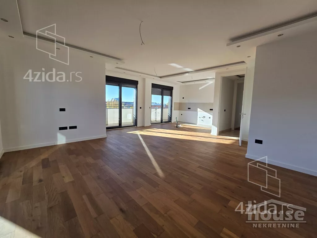 Šestosoban stan | 4zida