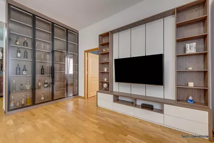 Vase Čarapića | 4zida.rs