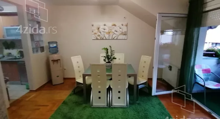 Troiposoban stan | 4zida