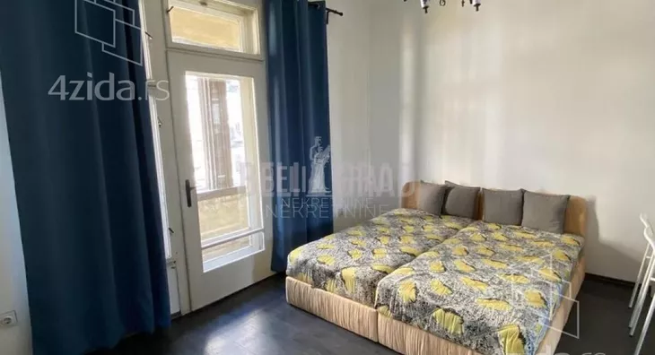 Šestosoban stan | 4zida