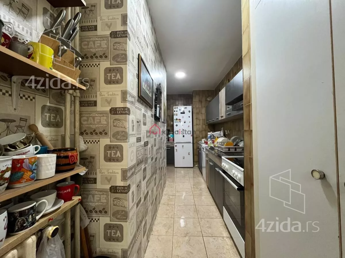 Troiposoban stan | 4zida