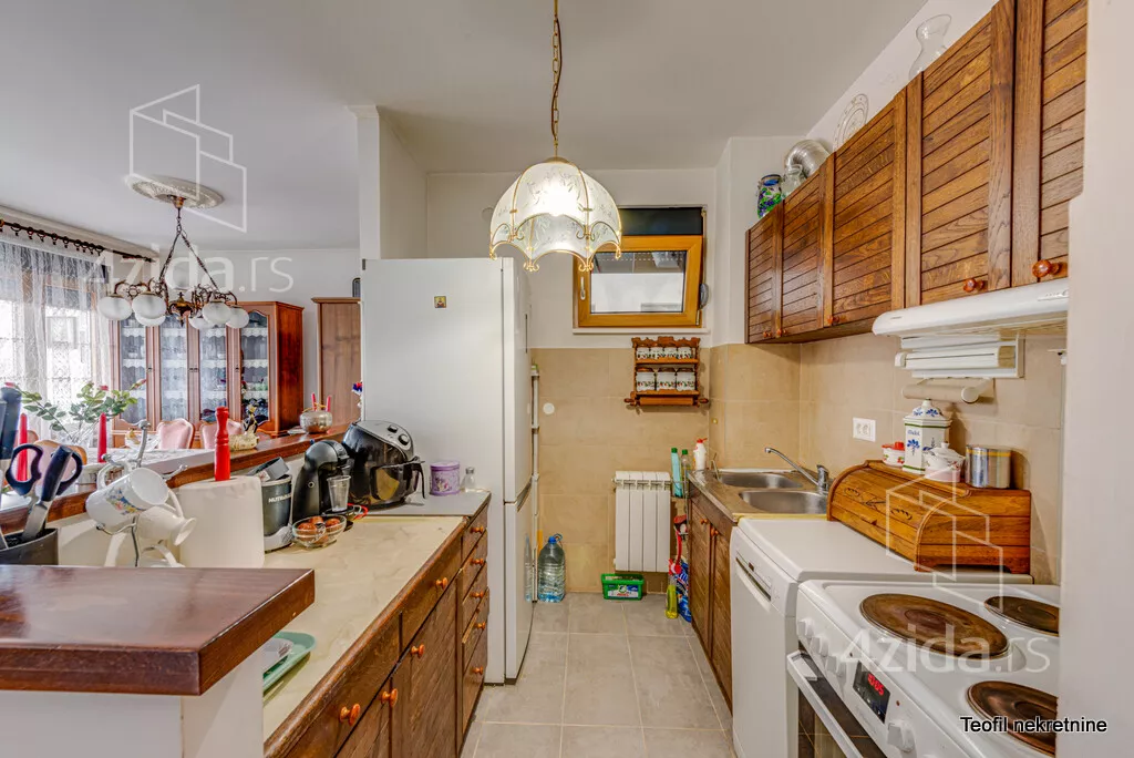 Troiposoban stan | 4zida