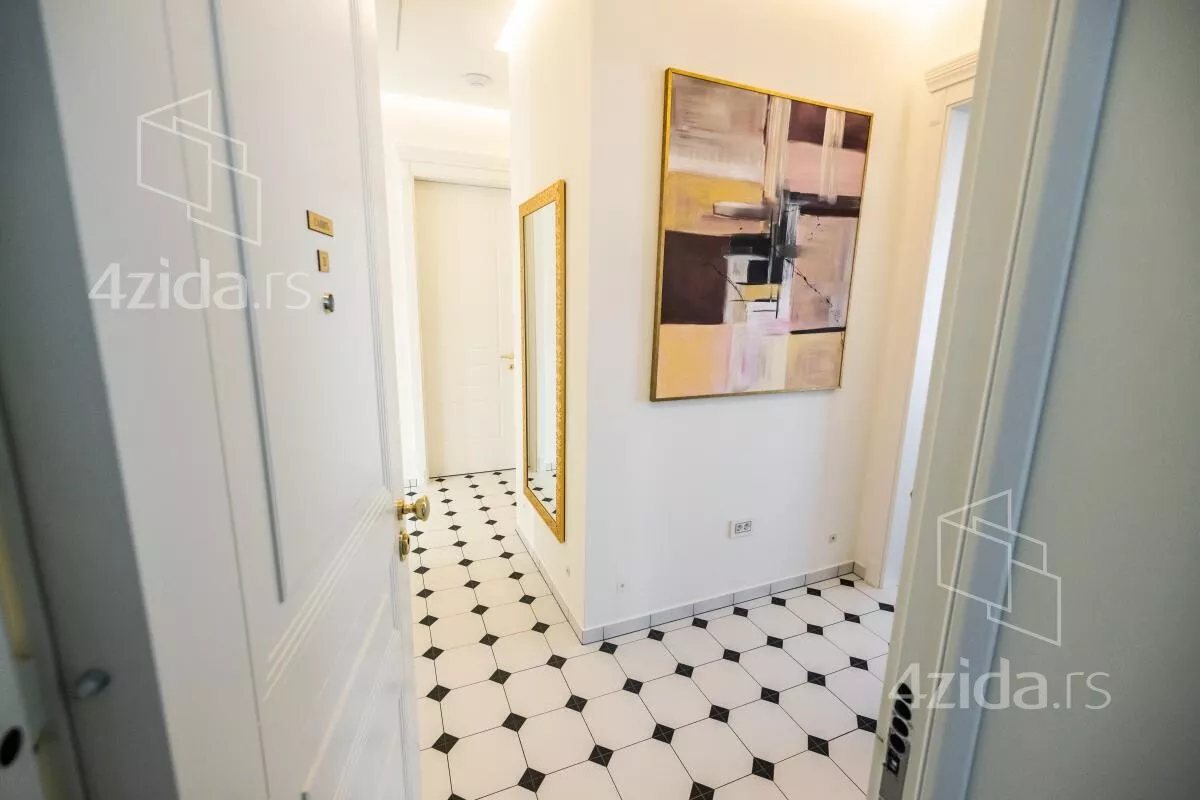 Petosoban stan | 4zida