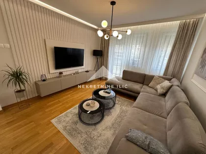 Mala Amerika | 4zida.rs