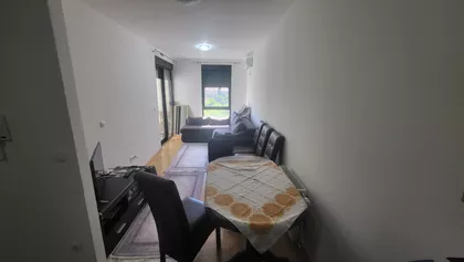 Crveni Pevac | 4zida.rs