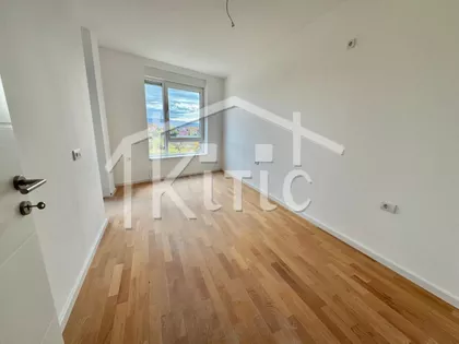 Ledena Stena | 4zida.rs