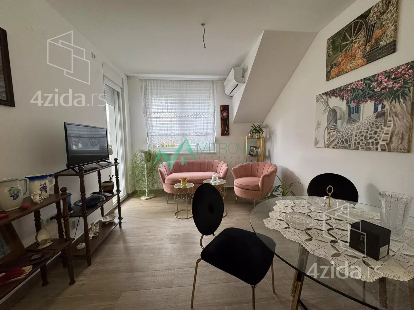 Jednoiposoban stan | 4zida