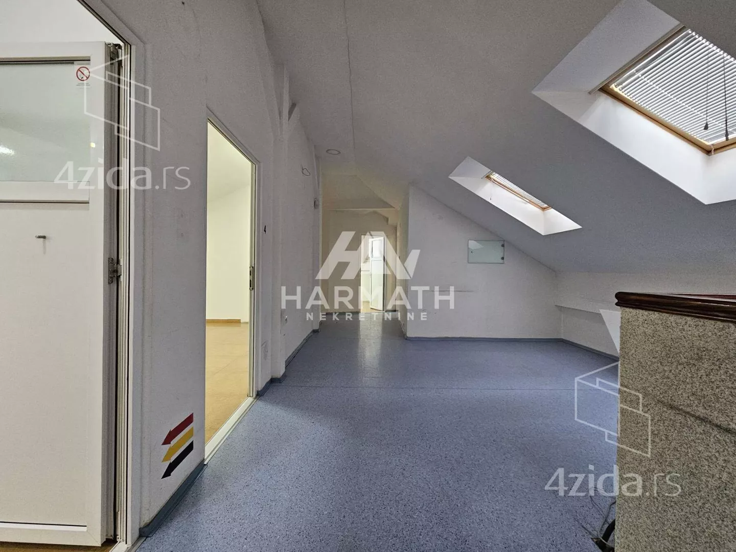 Poslovna zgrada | 4zida