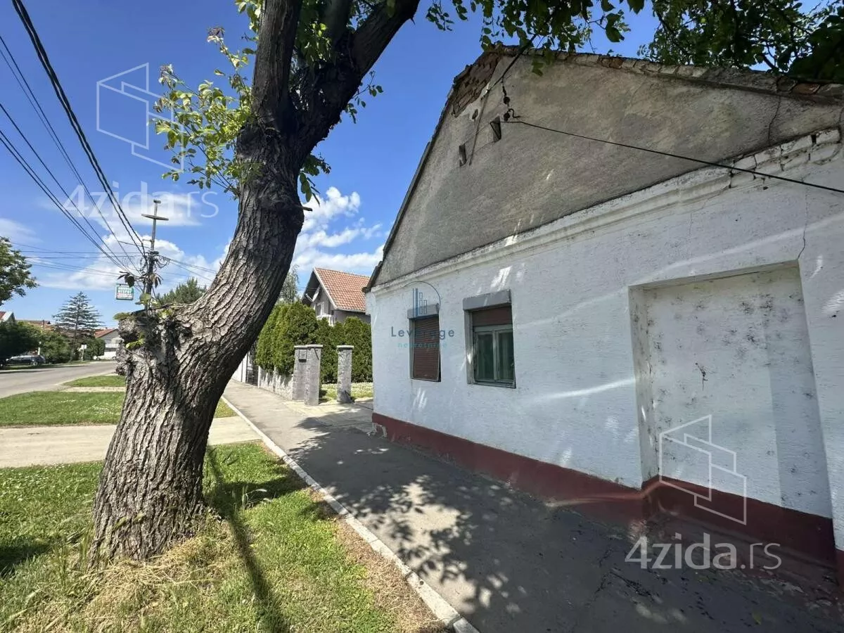 Plac | 4zida