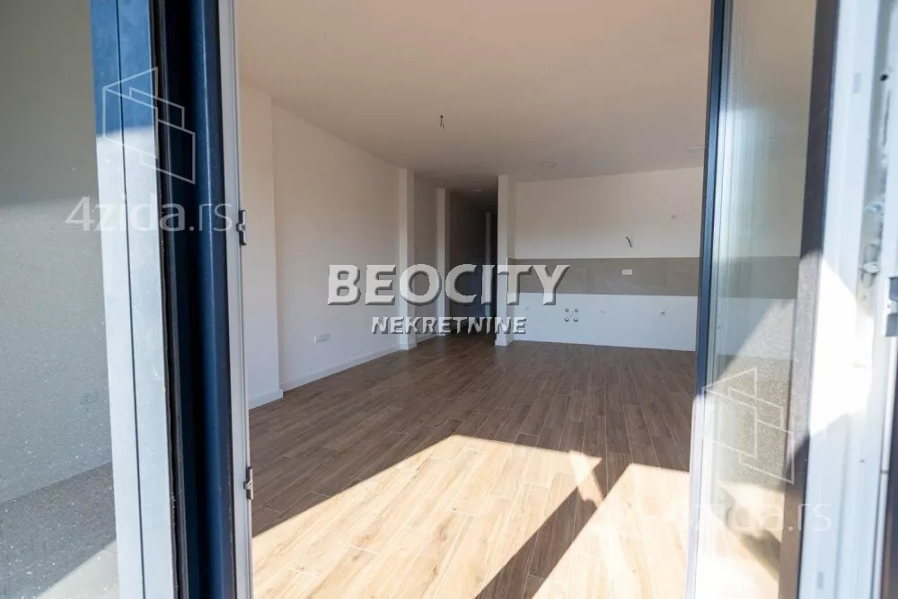 Četvoroiposoban stan | 4zida