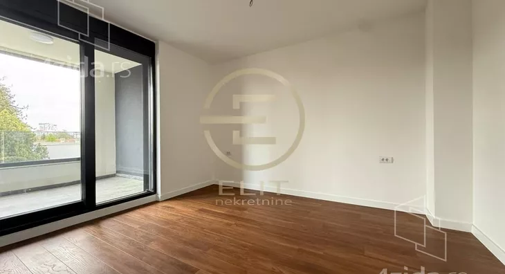 Šestosoban stan | 4zida